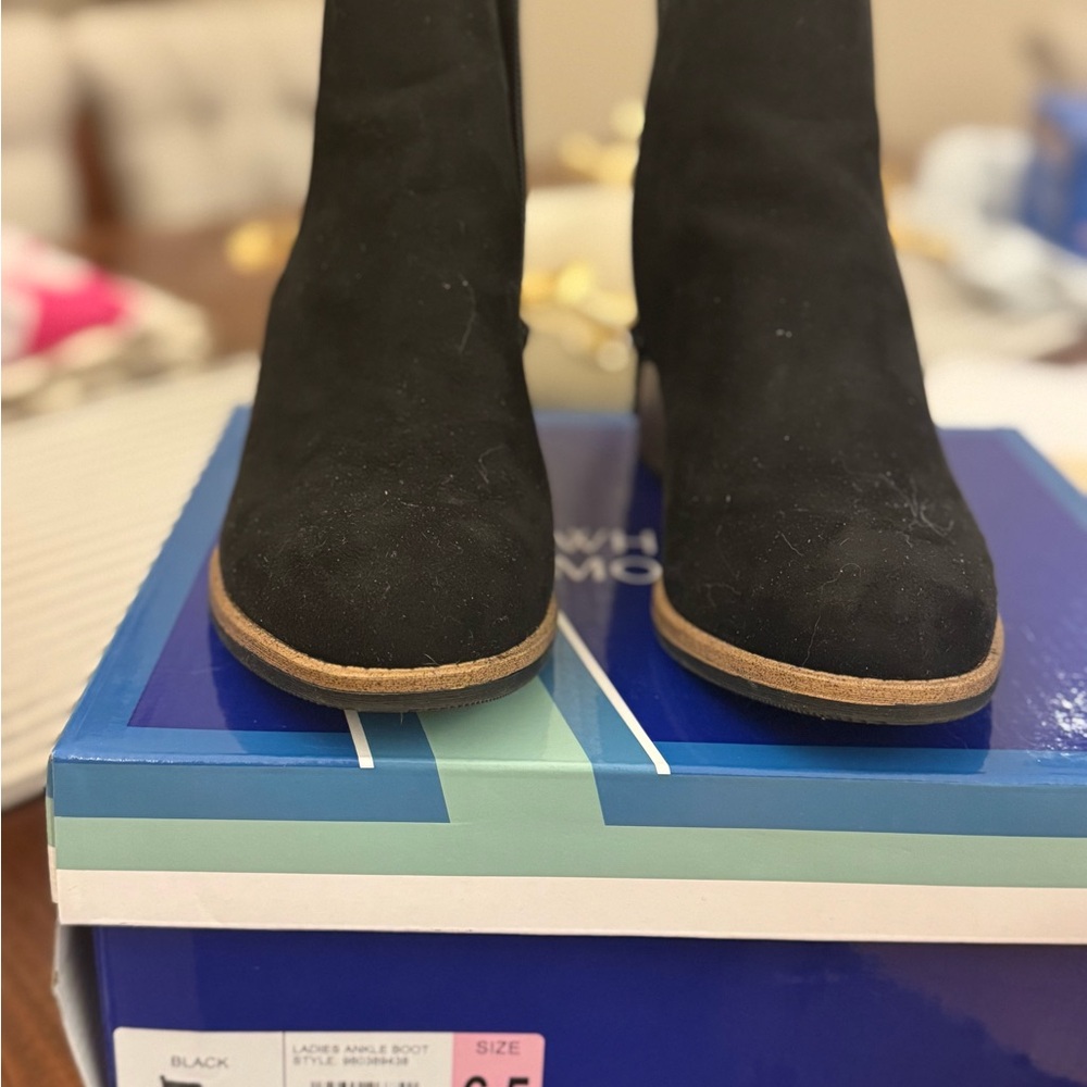White Mountain Black Chunky Heel Ankle Booties - never worn